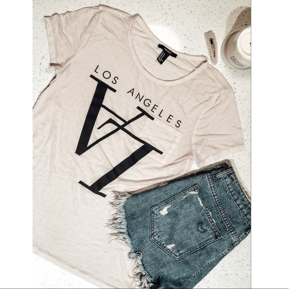 Los Angeles LA fitted tee with front pocket